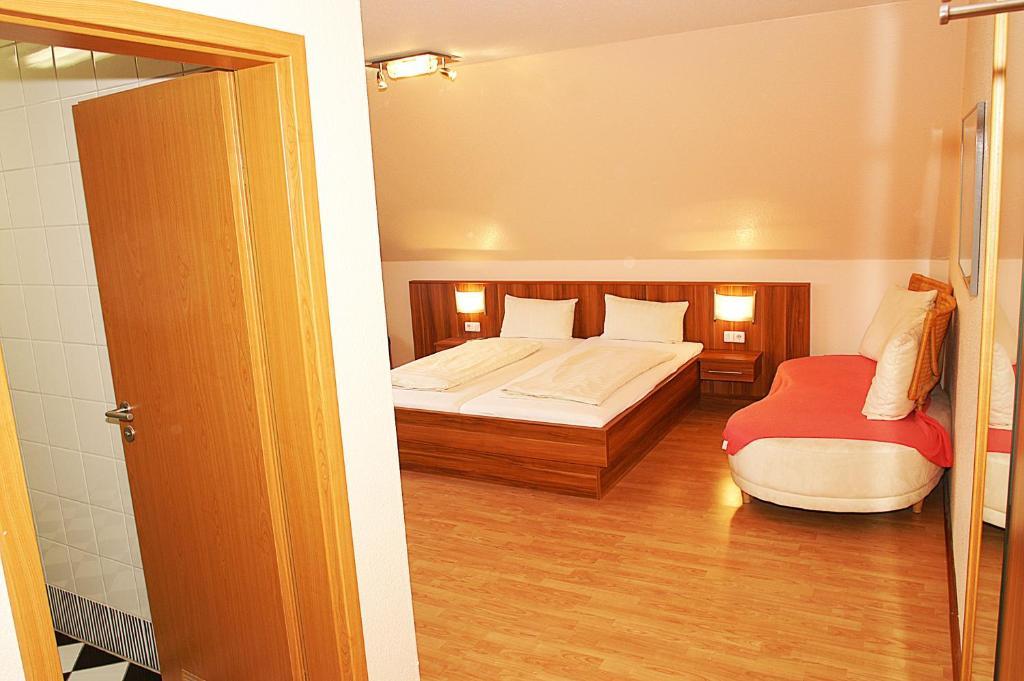 Fränkischer Gasthof Lutz Giebelstadt Zimmer foto