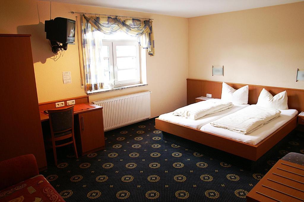 Fränkischer Gasthof Lutz Giebelstadt Zimmer foto
