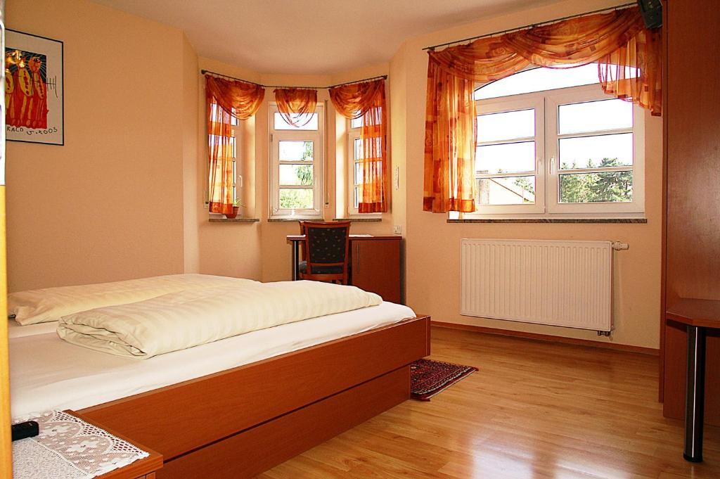 Fränkischer Gasthof Lutz Giebelstadt Zimmer foto